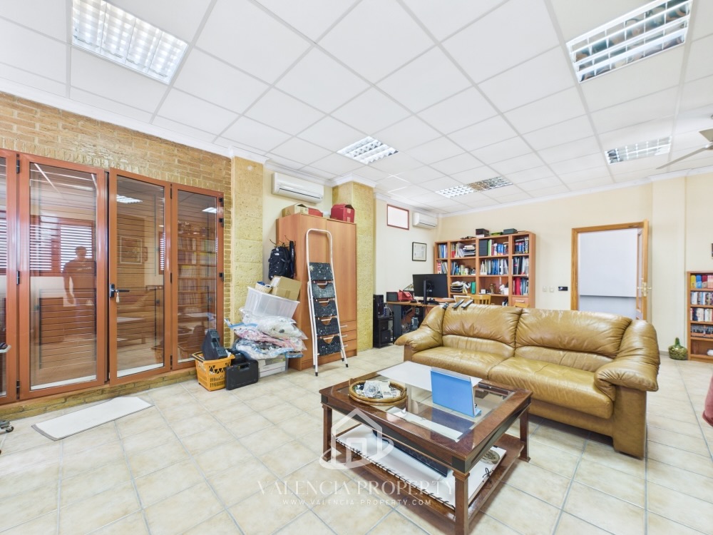Property 2503 - Image 35